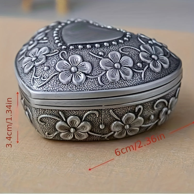 Joyero de estilo bohemio en forma de corazón de plata con patrón floral y soporte para anillos