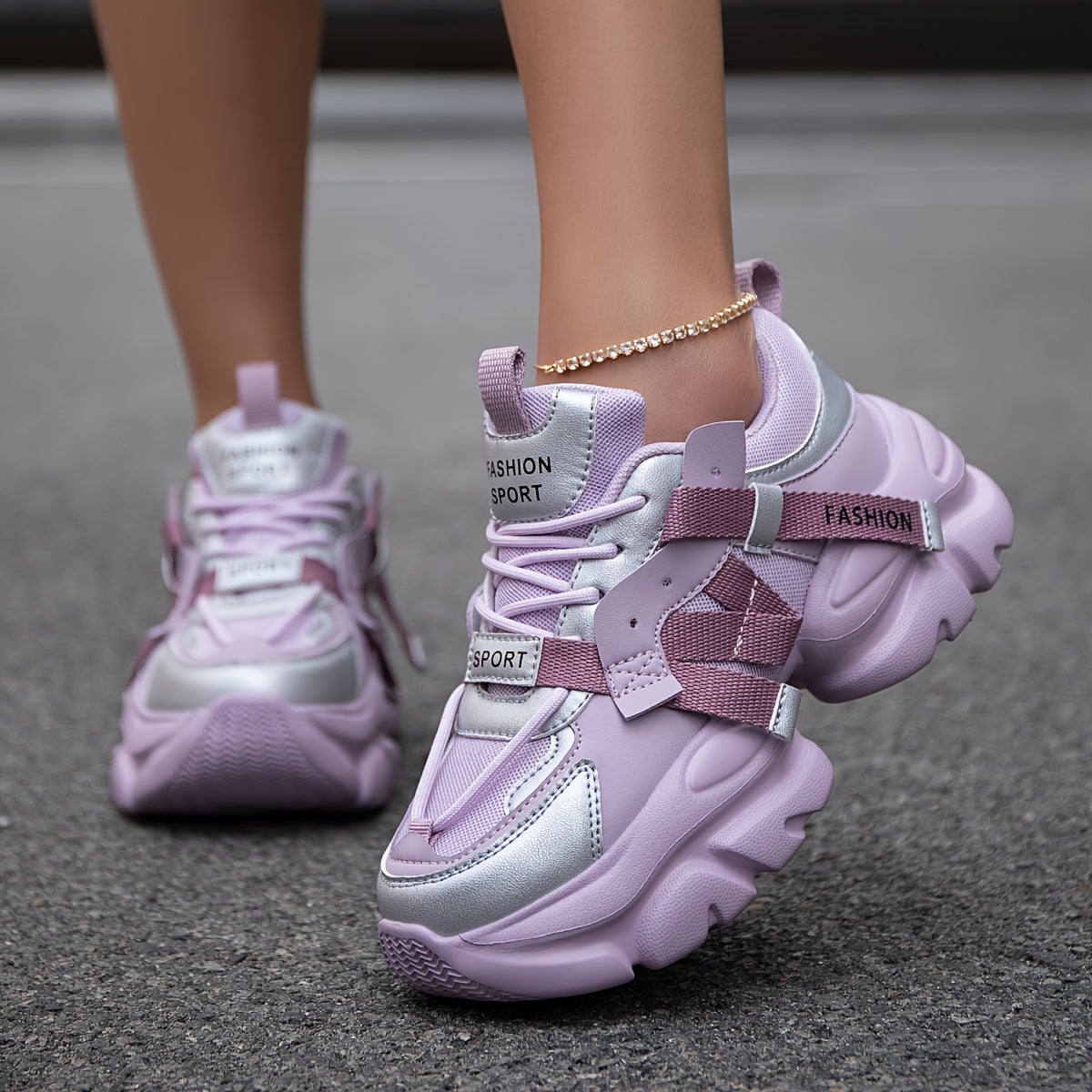 ayollar uchun nafas oluvchi sneakers pastki yuqori kundalik yugurish poyafzali qalin tag bilan