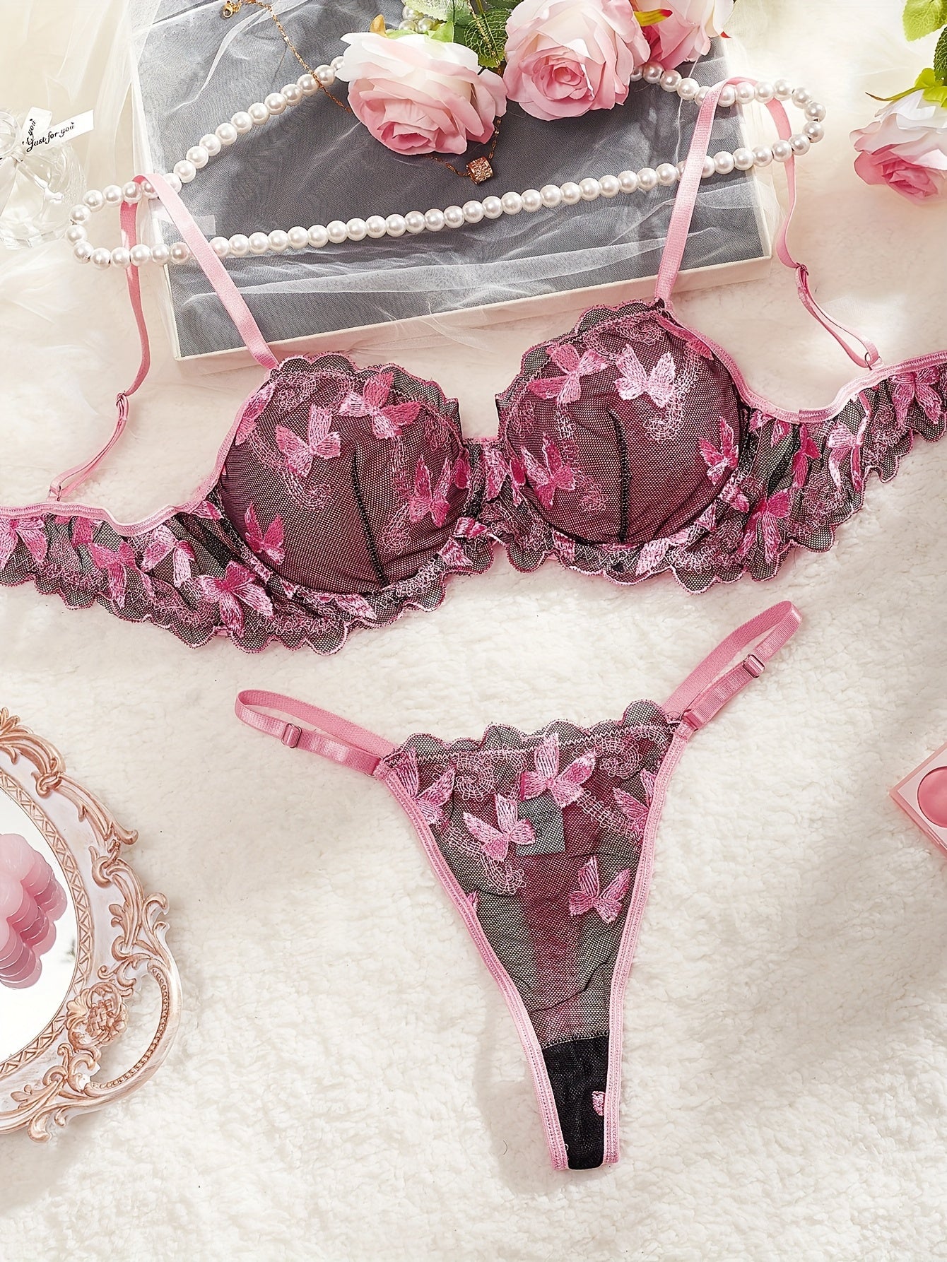 Conjunto de lencería de encaje para mujer con sujetador de tirantes finos y tanga