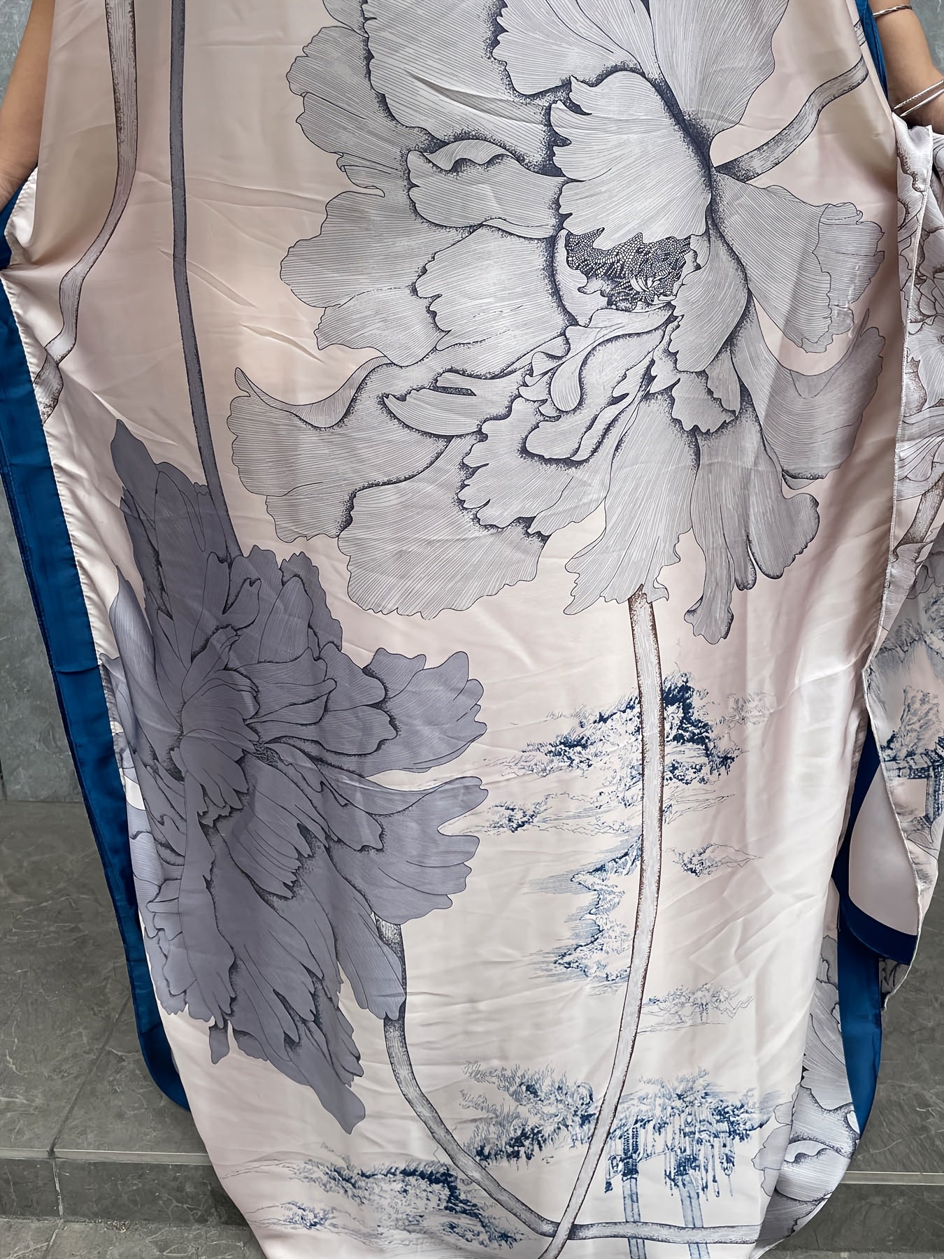 Ayollar uchun gul bosma batwing ko'ylak va sharf, yengil nafas oladigan mato