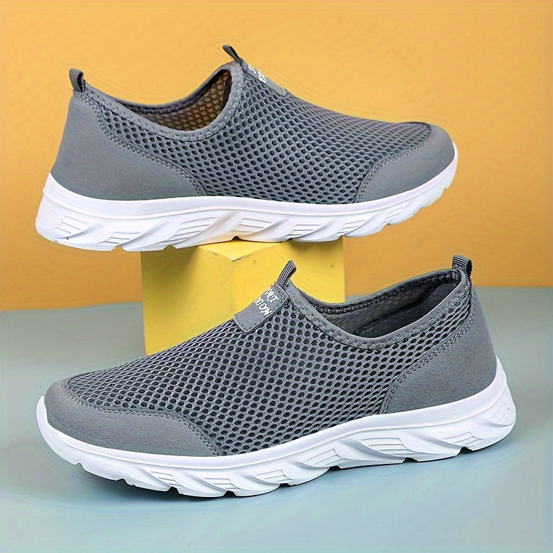 Men's Breathable Mesh Slip-On Shoes for Outdoor Casual Activities in Spring and Summer