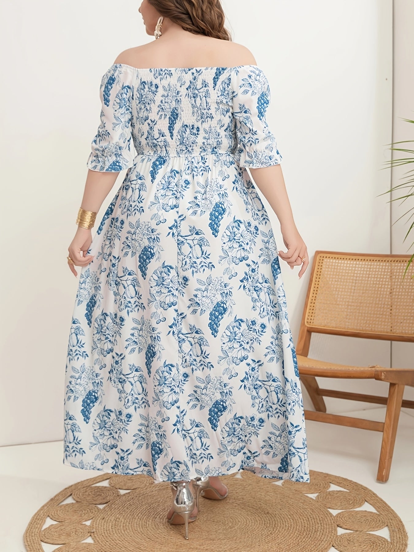 Ayollar uchun katta o'lchamli gullar bilan bosilgan tunik kiyi, polyester, barcha mavsumlar uchun, kvadrat bo'yin