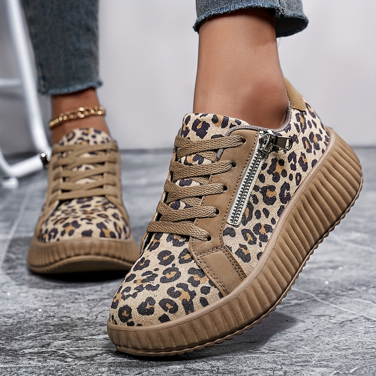 Women's Leopard Print Casual Sneakers Breathable EVA Sole Low-Top Walking Shoes