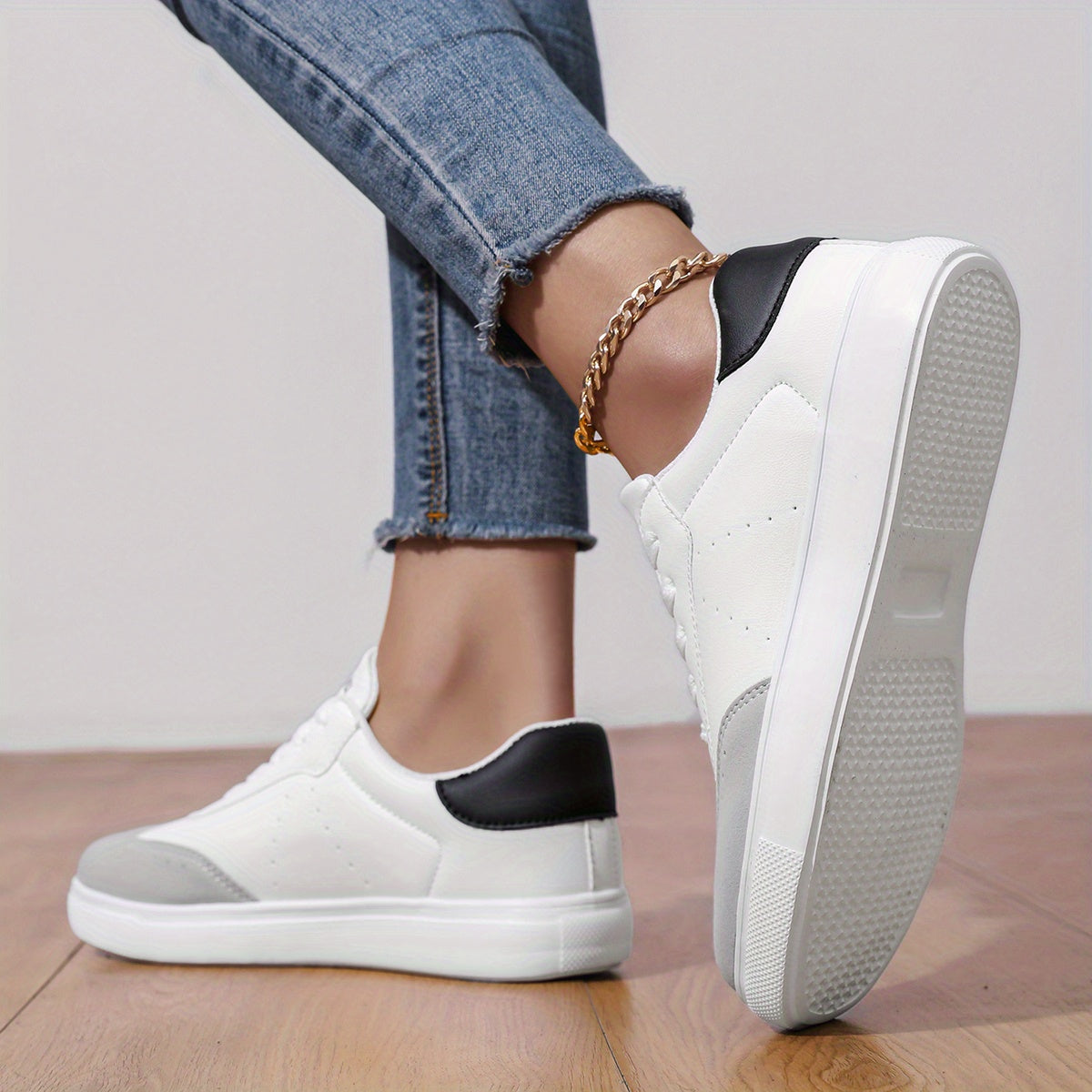 Women's Casual Canvas Sneakers Low Top Lace-Up Comfortable Walking Shoes