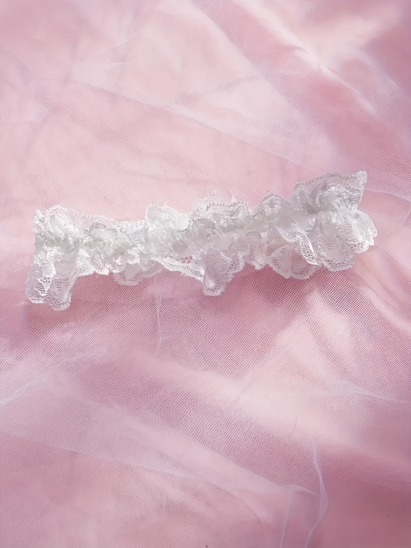 Jozibador to'rt qismli to'plam, xizmatkor formasi, ichki kiyim, oyoq halqalari, marjon va ichki kiyim.