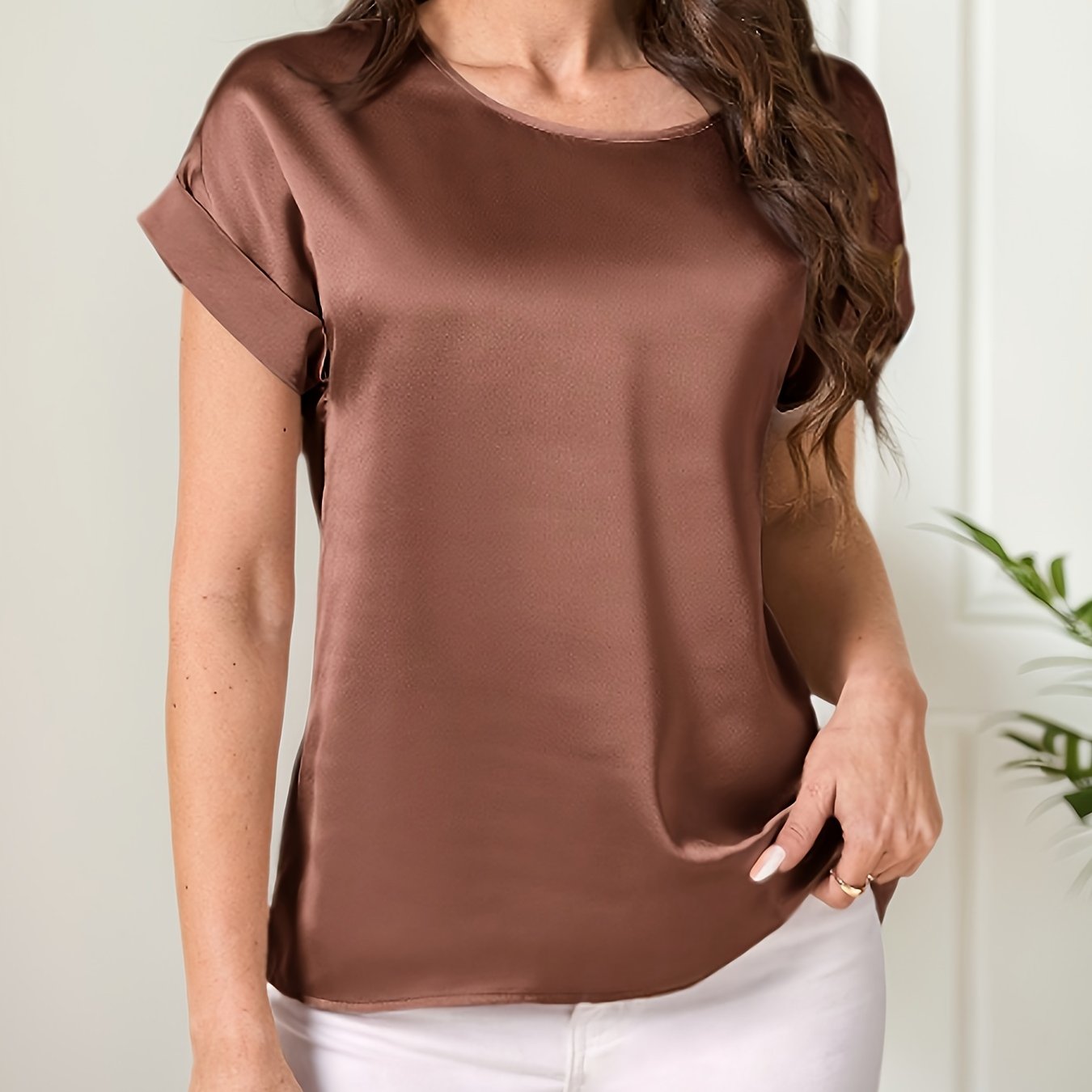 Short-Sleeve Polyester Crew Neck T-Shirt for Women Spring Summer Solid Color Elegant