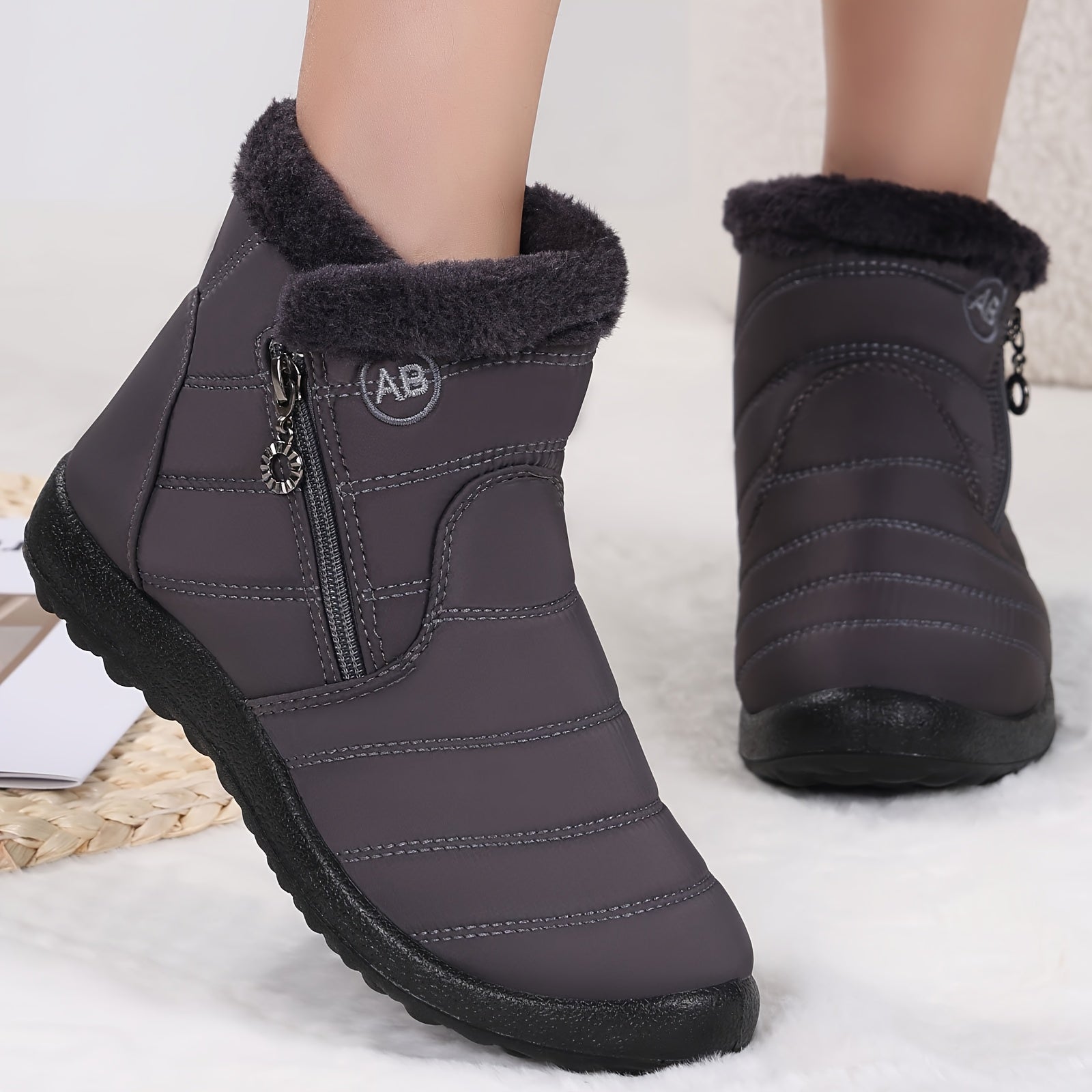 Women's Plush-Lined Winter Snow Boots with Side Zipper Faux Fur Collar