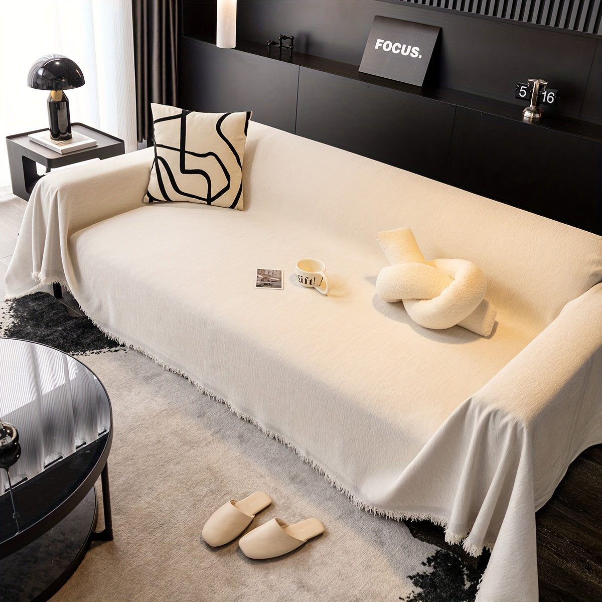 Tasselli suv o'tkazmaydigan divan qoplamasi, yuvilishi mumkin va bardoshli, yashash xonasi uy bezaklari uchun universal mebelni himoya qilish.