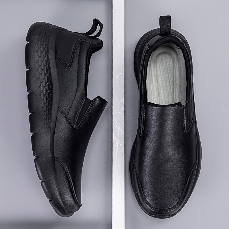 Erkaklar uchun sirg'aluvchi krossovkalar, sirpanmaydigan kauchuk taglik, zarba qabul qilish, suv o'tkazmaydigan, yog'ga chidamli, PU yuqori qismi, astarsiz yengil sport poyabzallari