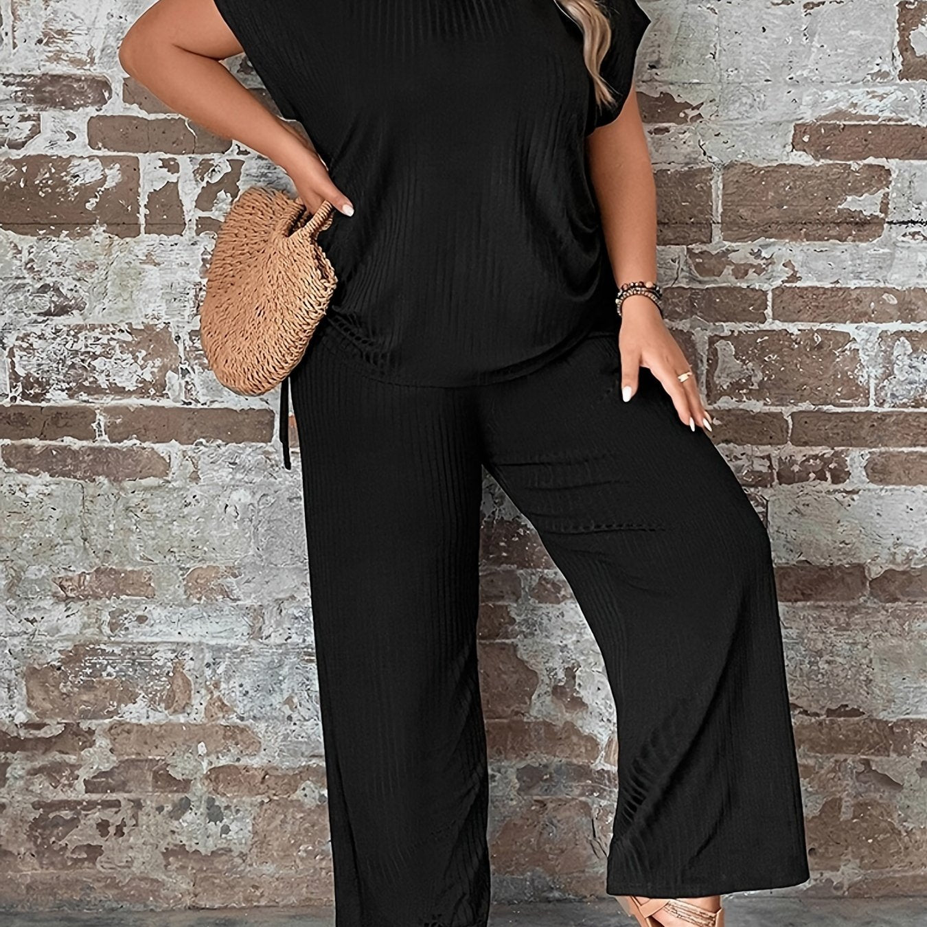 Plus Size Women's Solid Two-Piece Set Crew Neck Cap Sleeve Top and Pants