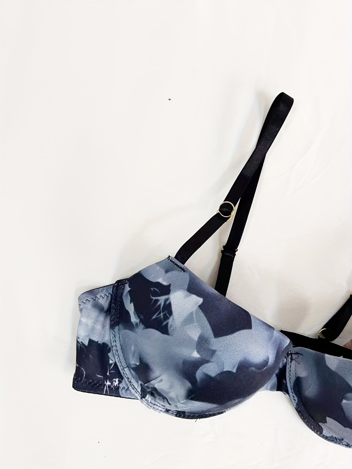 Women's Floral Print Underwire Lingerie Set with Bra and Thong