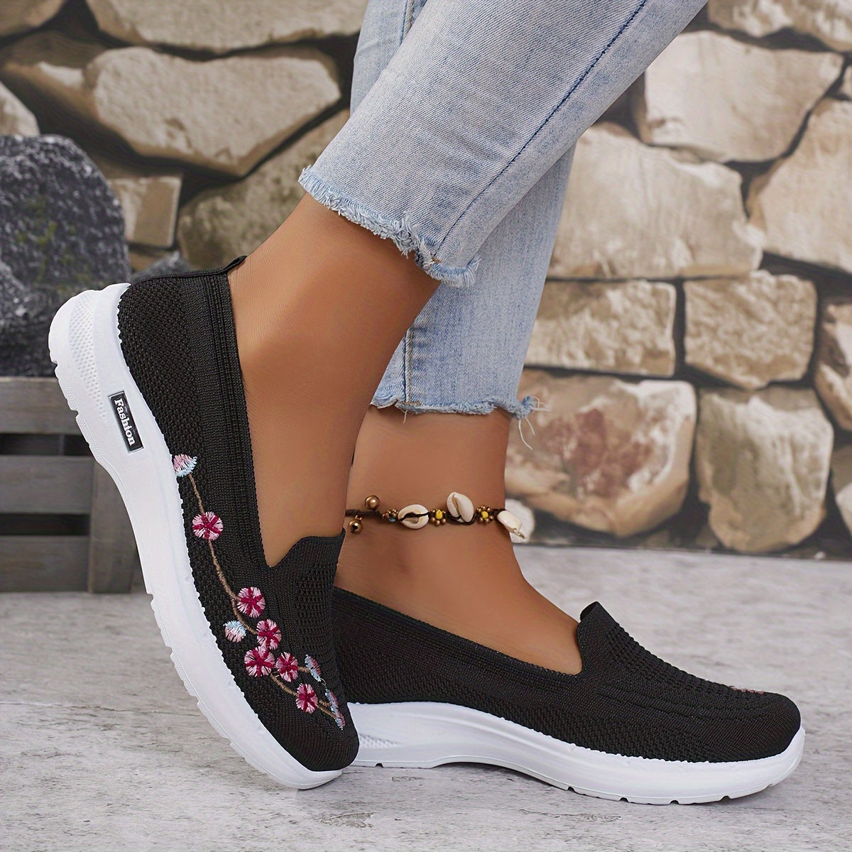 Ayollar uchun gullü slip-on sport poyabzali, kundalik, tikilgan, yozgi ochiq havoda foydalanish uchun
