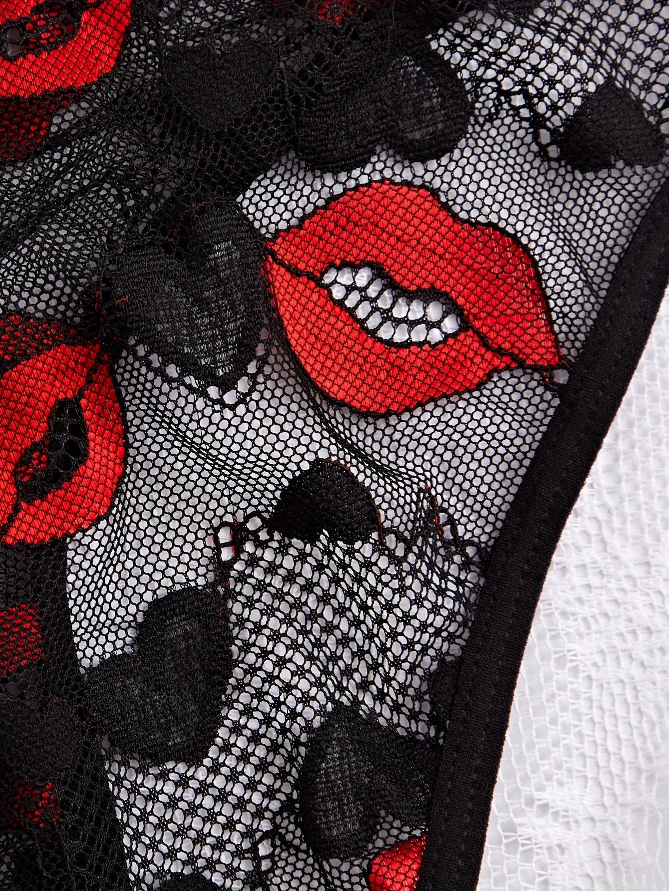 Women’s Lace Lingerie Set with Letter and Lip Print Contrast Trim