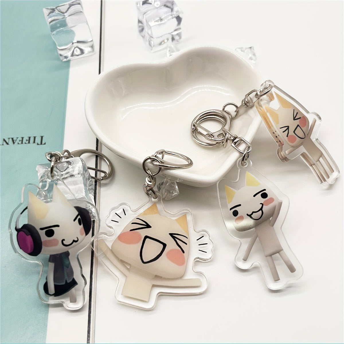 Llavero de acrílico Cartoon Cat para bolsos y joyería, pequeño colgante, regalo para fans