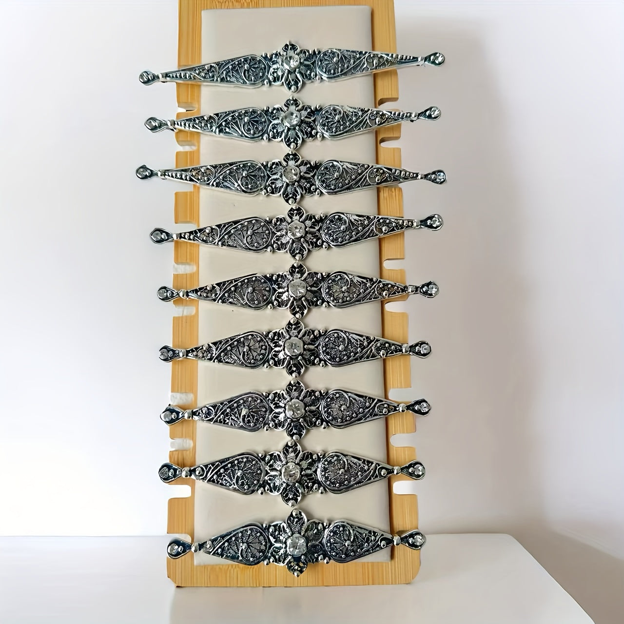 Nueve broches de filigrana de oro con diamantes para accesorios de joyería para mujeres