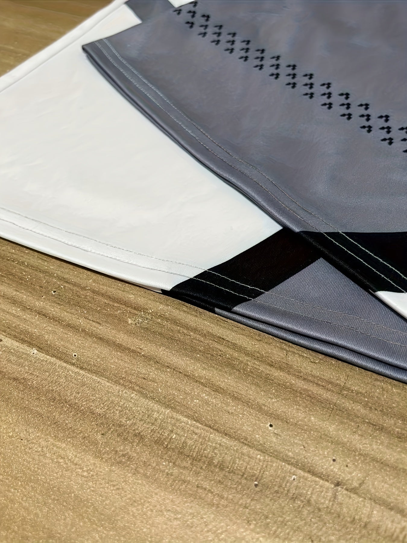 Conjunto de dos piezas con estampado geométrico de talla grande con top de cuello redondo y pantalones