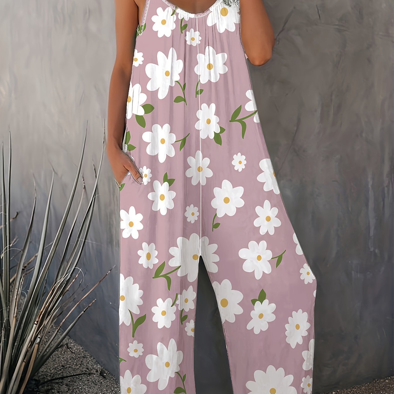 Plus Size Women's Floral Wide-Leg Jumpsuit with Pockets for Summer Vacation