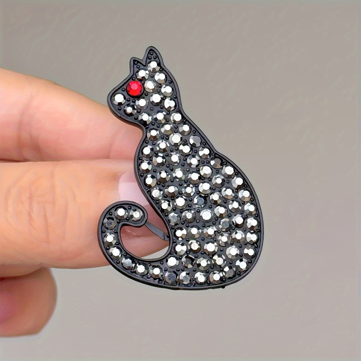 Pin de solapa de gato con rhinestones negros, broche de aleación para blazers y abrigos, otoño e invierno