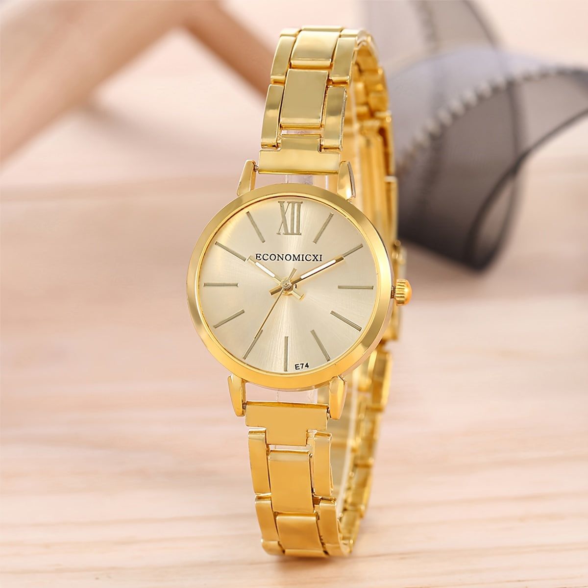 Ayollar uchun kvarts soat to'plami, zink alloy korpusi va taqinchoq bilan, bayram sovg'asi uchun