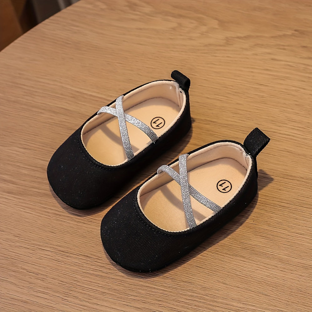 Блестящие слипоны для малышей с мягкой подошвой, нескользящие для комфортной ходьбы весной/осенью.