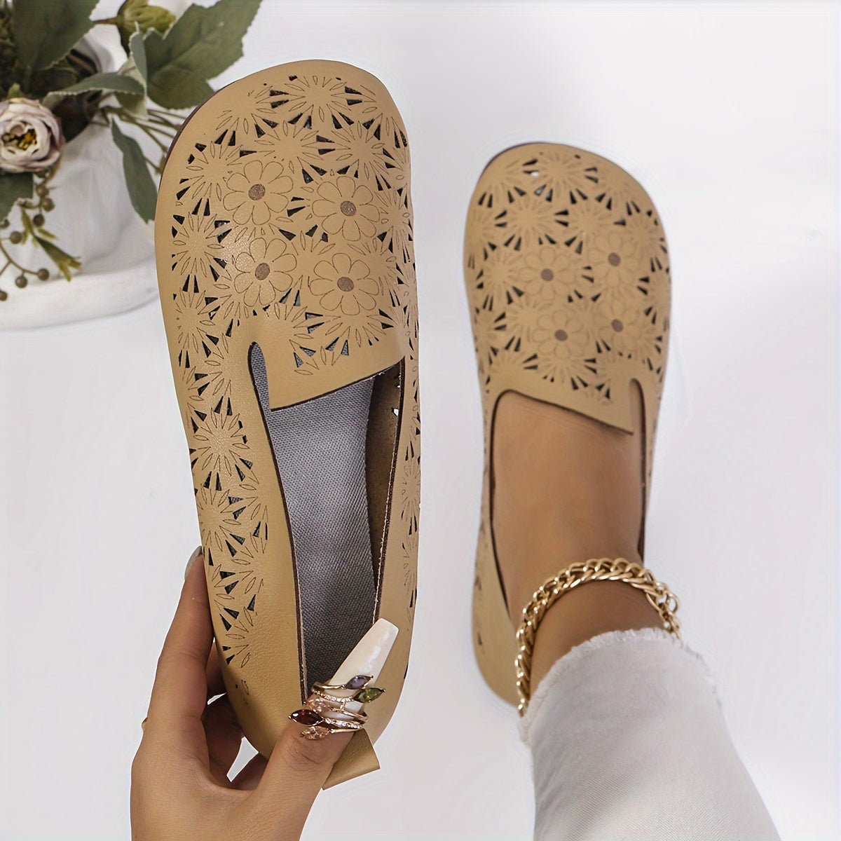 Women's Slip-On Flats with Floral Cut-Out Design, Soft Sole, Non-Slip Rubber