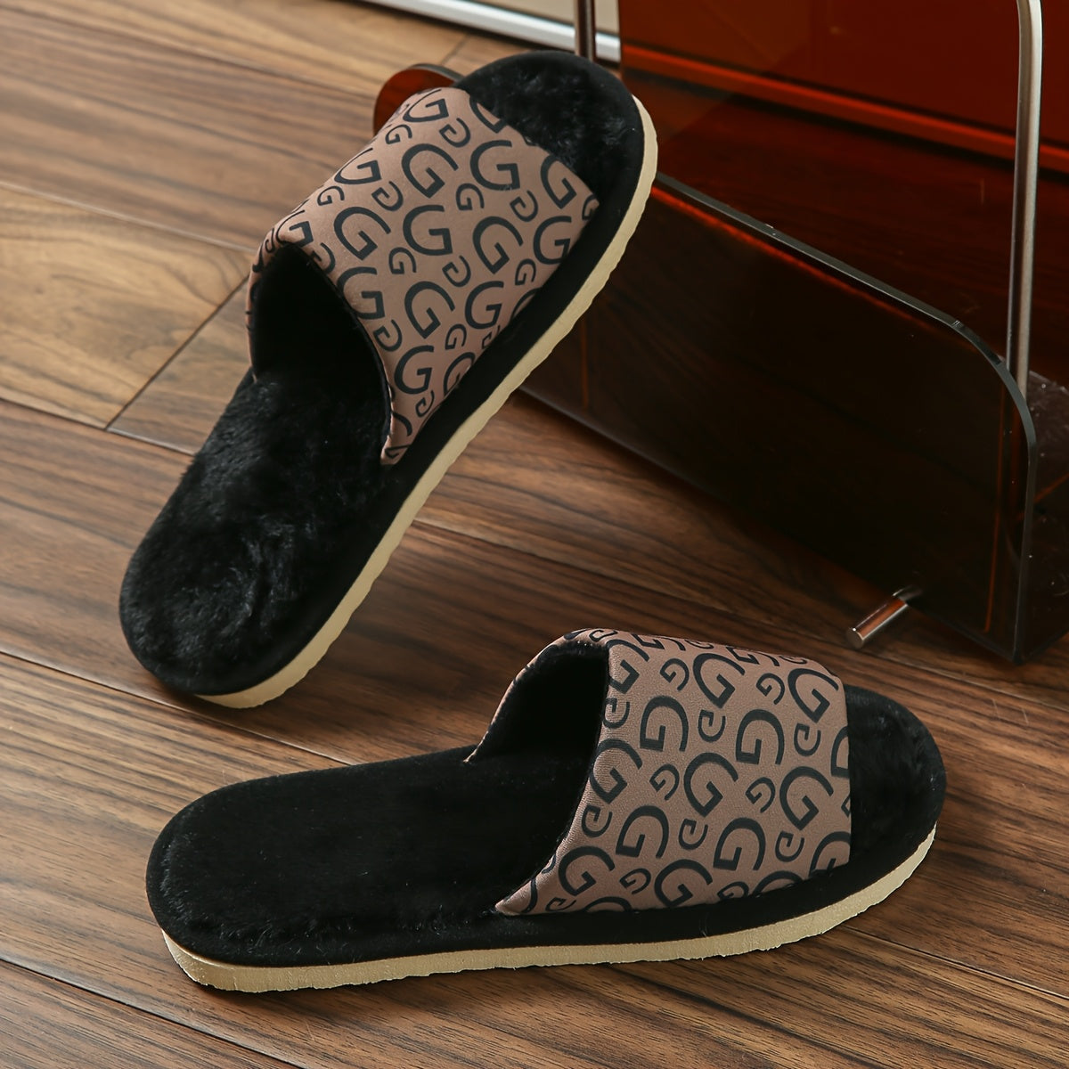 Women's Breathable Slip-On Slippers with Cartoon Pattern Indoor House Shoes