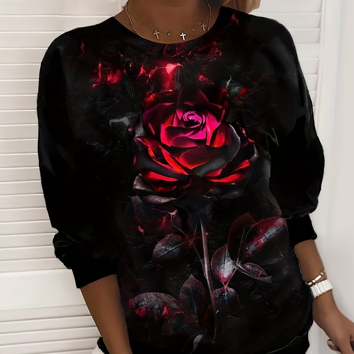 Sudadera de manga larga con estampado de rosa gótica para mujer de tallas grandes