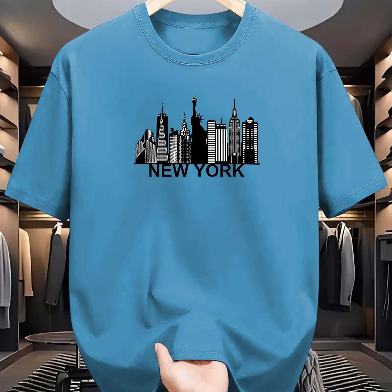 Camiseta gráfica de manga corta con cuello redondo para hombre en azul claro con skyline de NYC, verano casual, poliéster