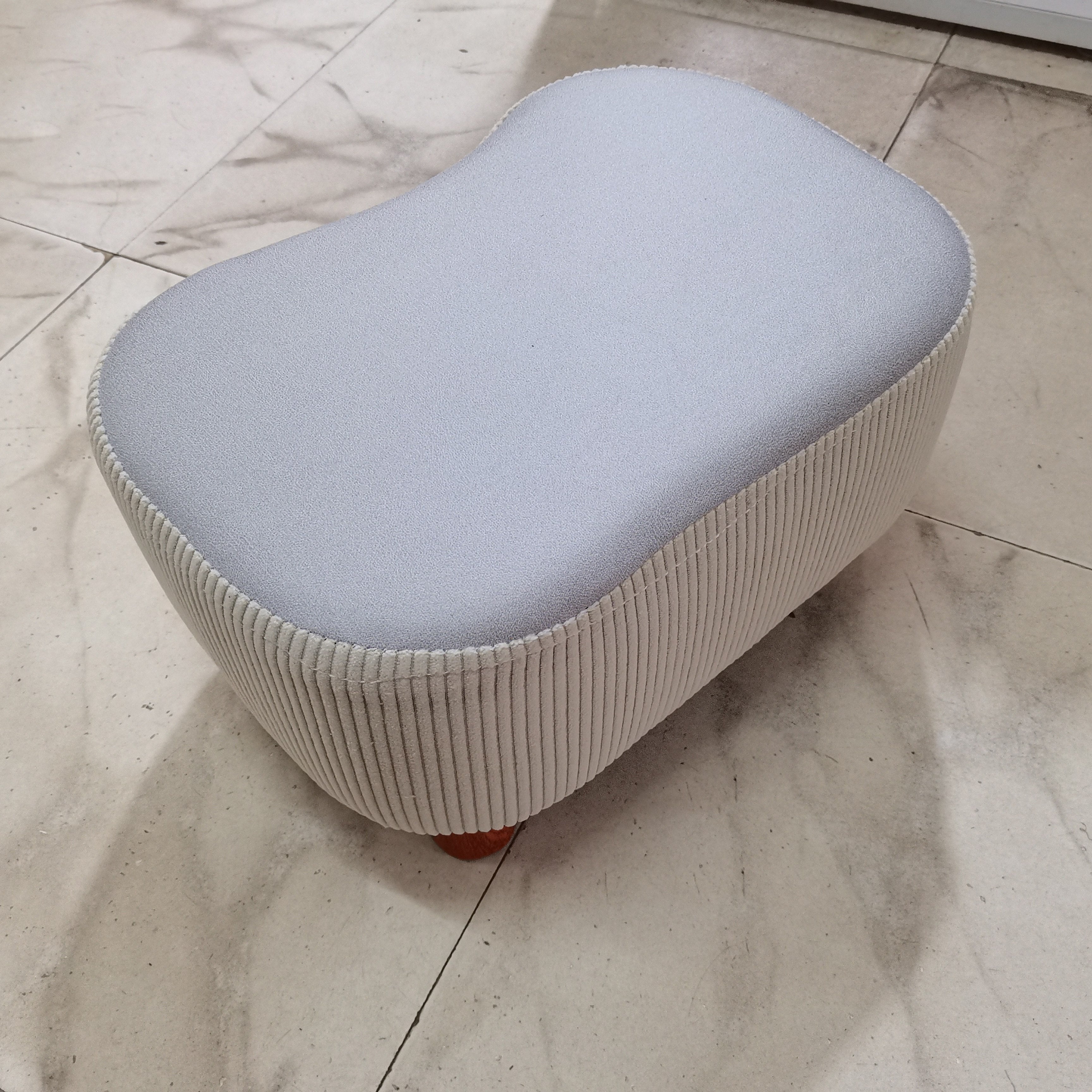 Taburete de madera blanco y naranja con funda de poliéster, asiento multiusos para zapatos