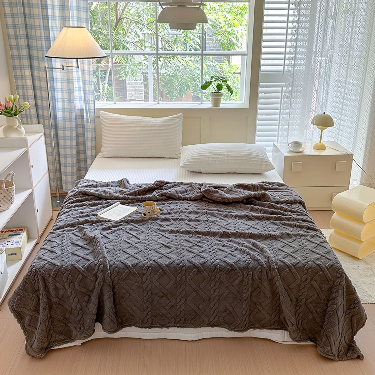 Double-Sided Velvet Plush Blanket Warm Throw for Couch Bed Camping