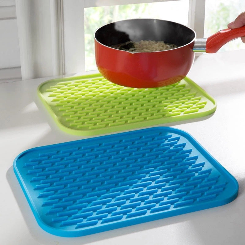 Silicone Trivet Mat for Hot Dishes Heat-Resistant Kitchen Accessory 1pc