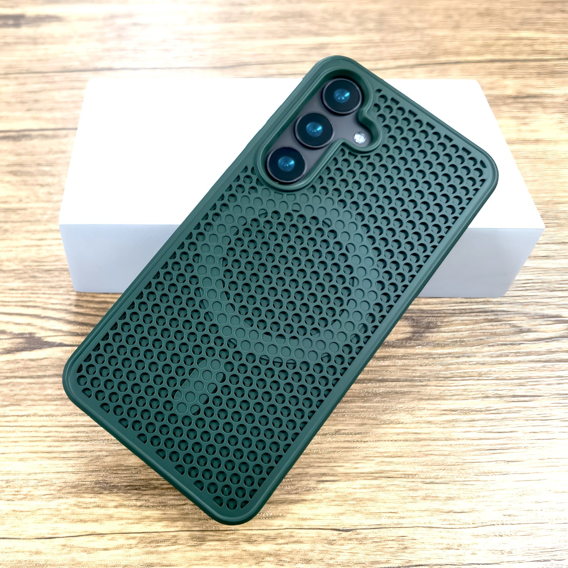 Ventilated PC Phone Case for Samsung Galaxy S24 S23 S22 Ultra Plus Wireless Charging Magnetic Compatibility