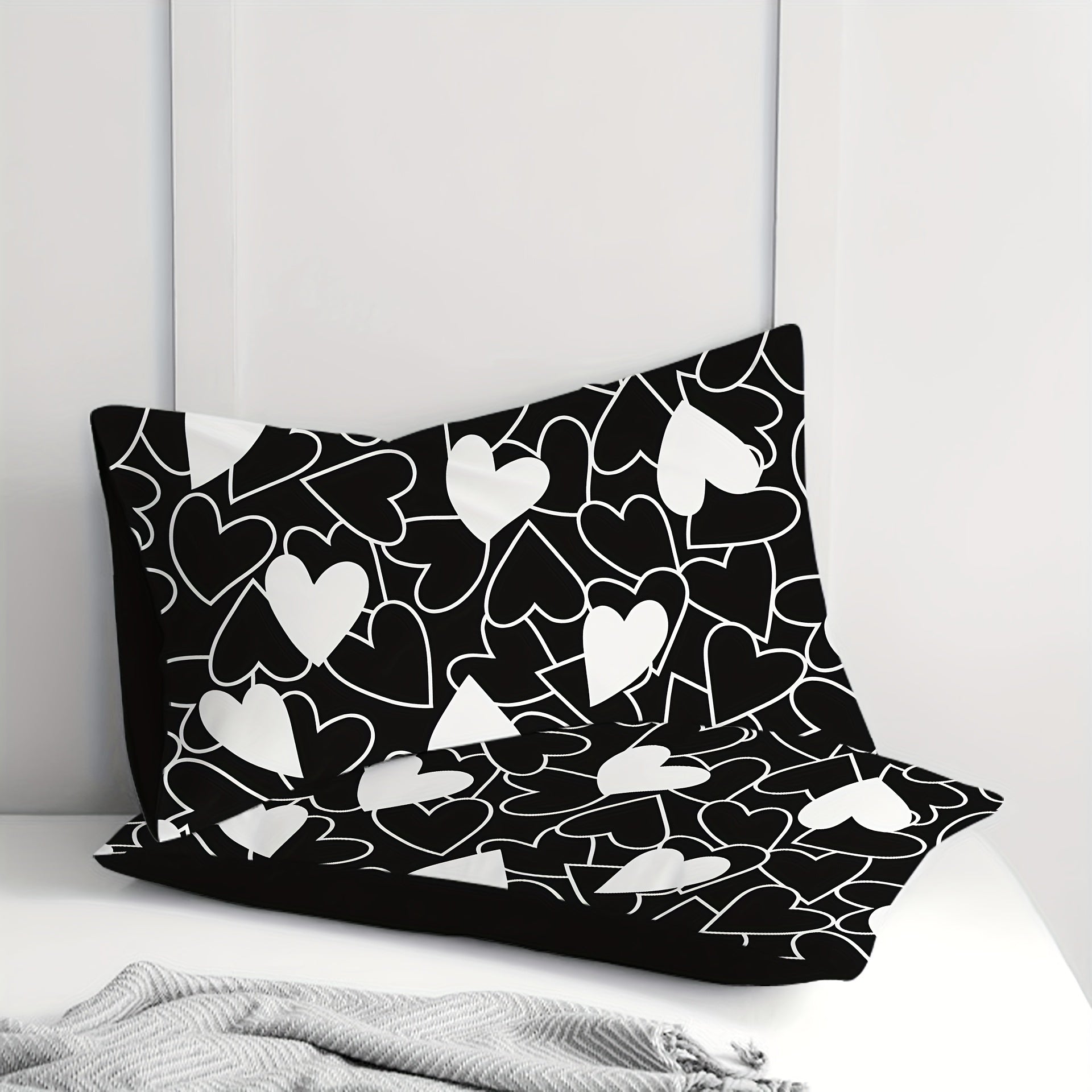 Set of 2 Love Pattern Brushed Pillowcases Soft Breathable Skin-Friendly Decorative Covers