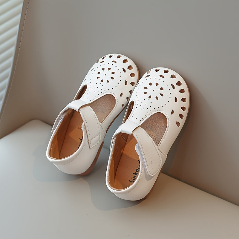 Oq Mary Jane qizlar poyabzallari, partiyalar va norasmiy kiyimlar uchun qopqoq va lenta bilan.