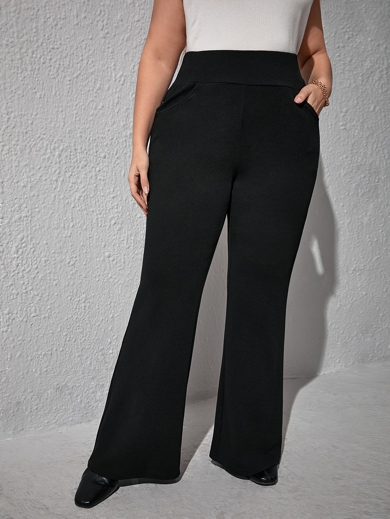 Plus Size High-Waist Flare Pants with Pockets and Stretch Knit Fabric for Spring and Fall