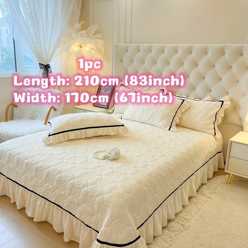 Ultra-Soft Milk Velvet Quilted Bedspread with Lace Detailing Hypoallergenic Breathable Solid Color Black Piping