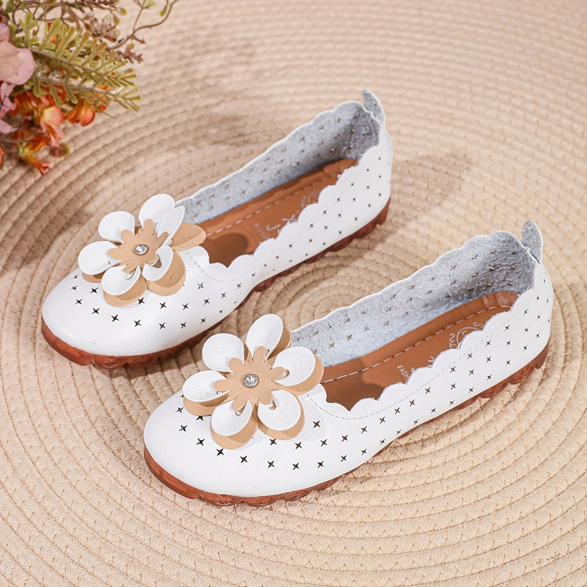 Women Slip-On Loafers Synthetic Floral Embellishments Casual Office Flats