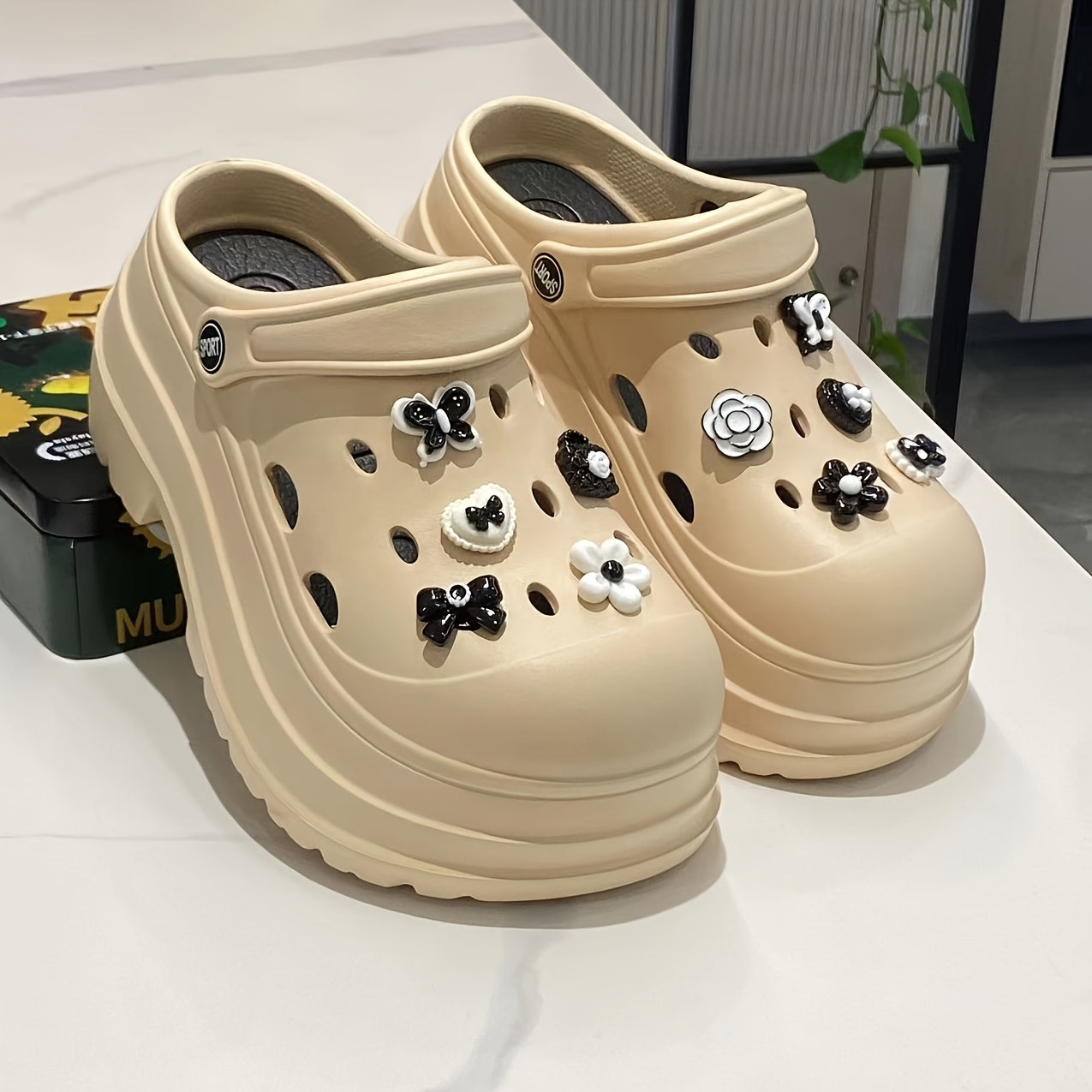 Women's Summer Fashionable Slip-On Shoes Black and White Floral Accessories