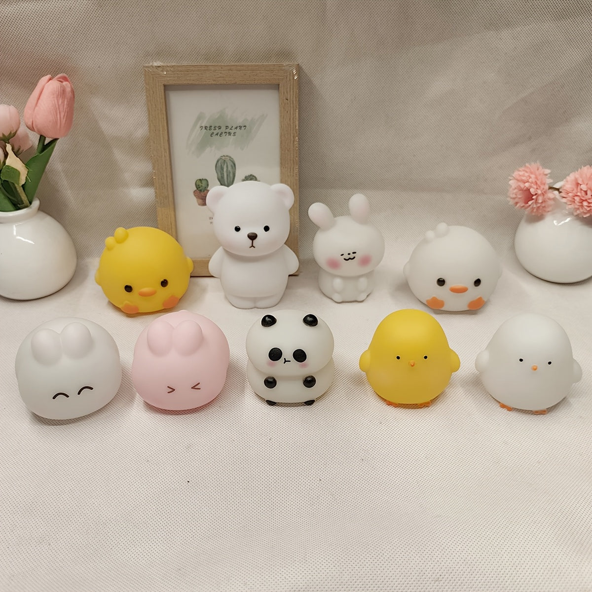 Creative Cartoon LED Table Lamp Battery-Operated Desk Light for Bedroom or Gift