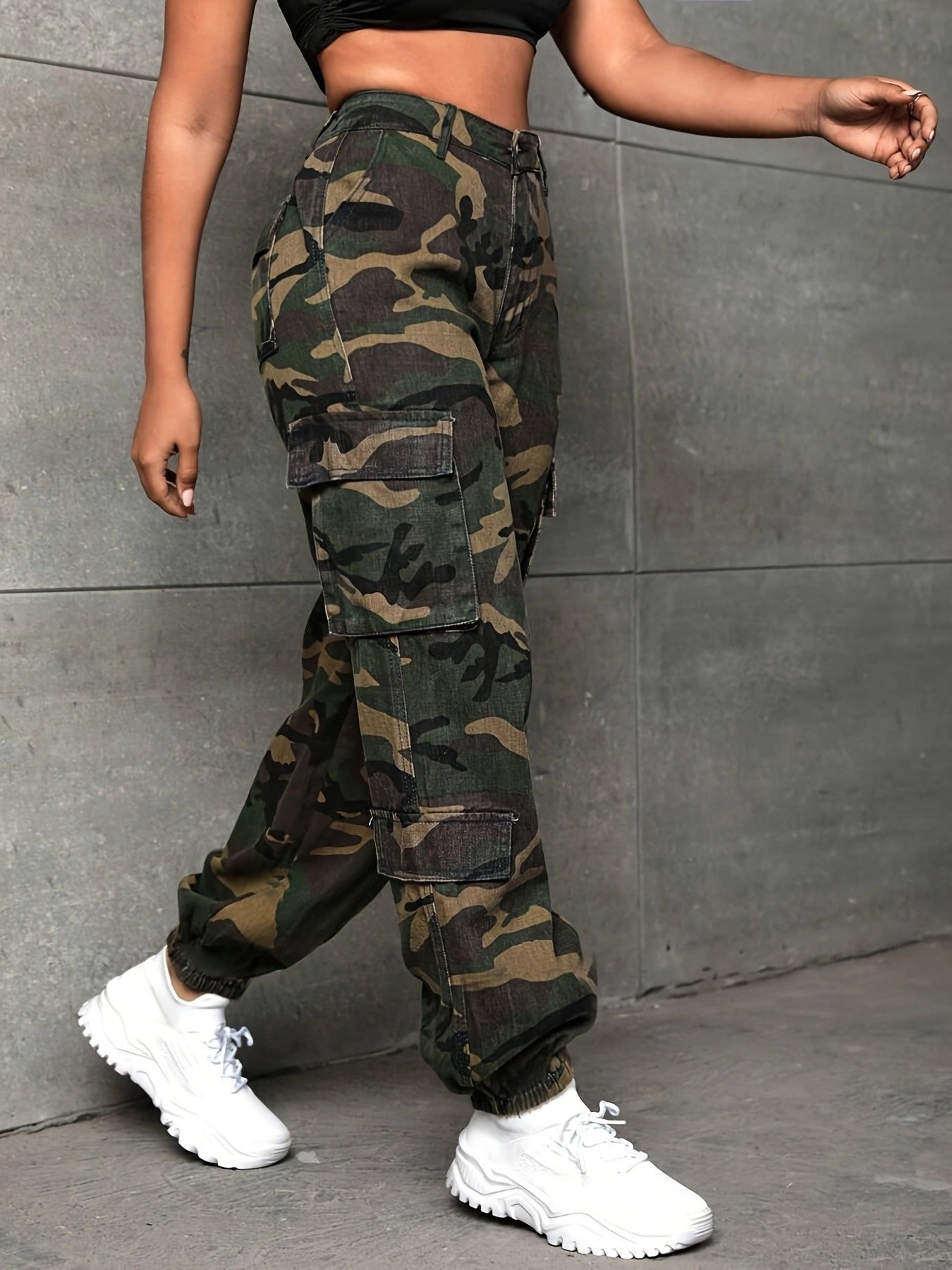 Women's Plus Size Camouflage Cargo Pants with Pockets Stretchy Green Camo