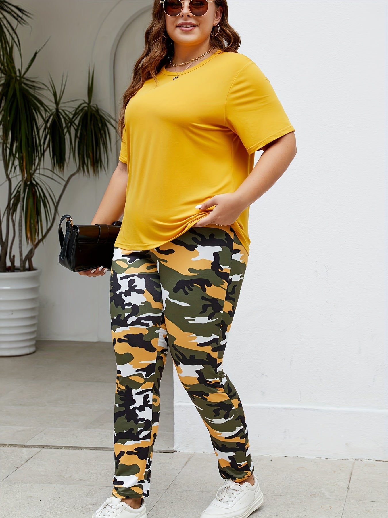 Plus Size Women's Sports Outfit 2-Piece Set Digital Print T-Shirt Camouflage Pants
