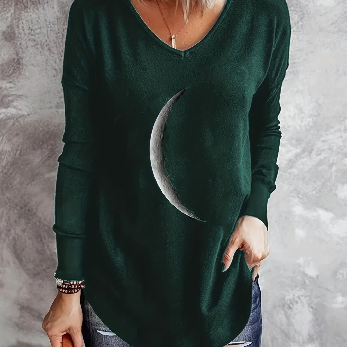 Plus Size Women's Cotton Moon Print V-Neck Long Sleeve T-Shirt