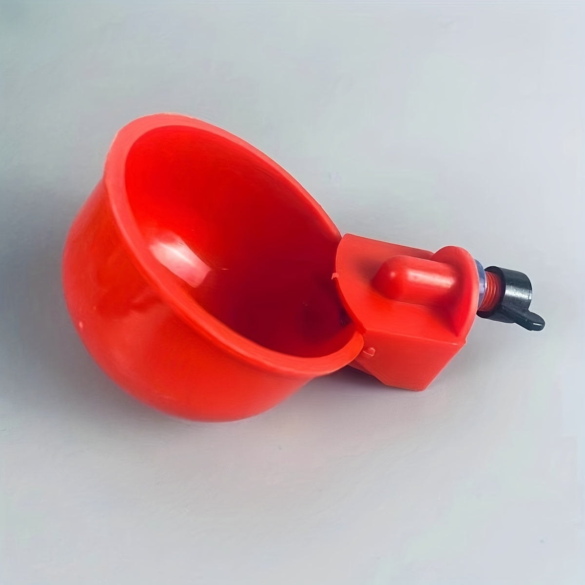 Quritilgan tovuq uchun avtomatik suv beruvchi va oziqlantiruvchi to'plam