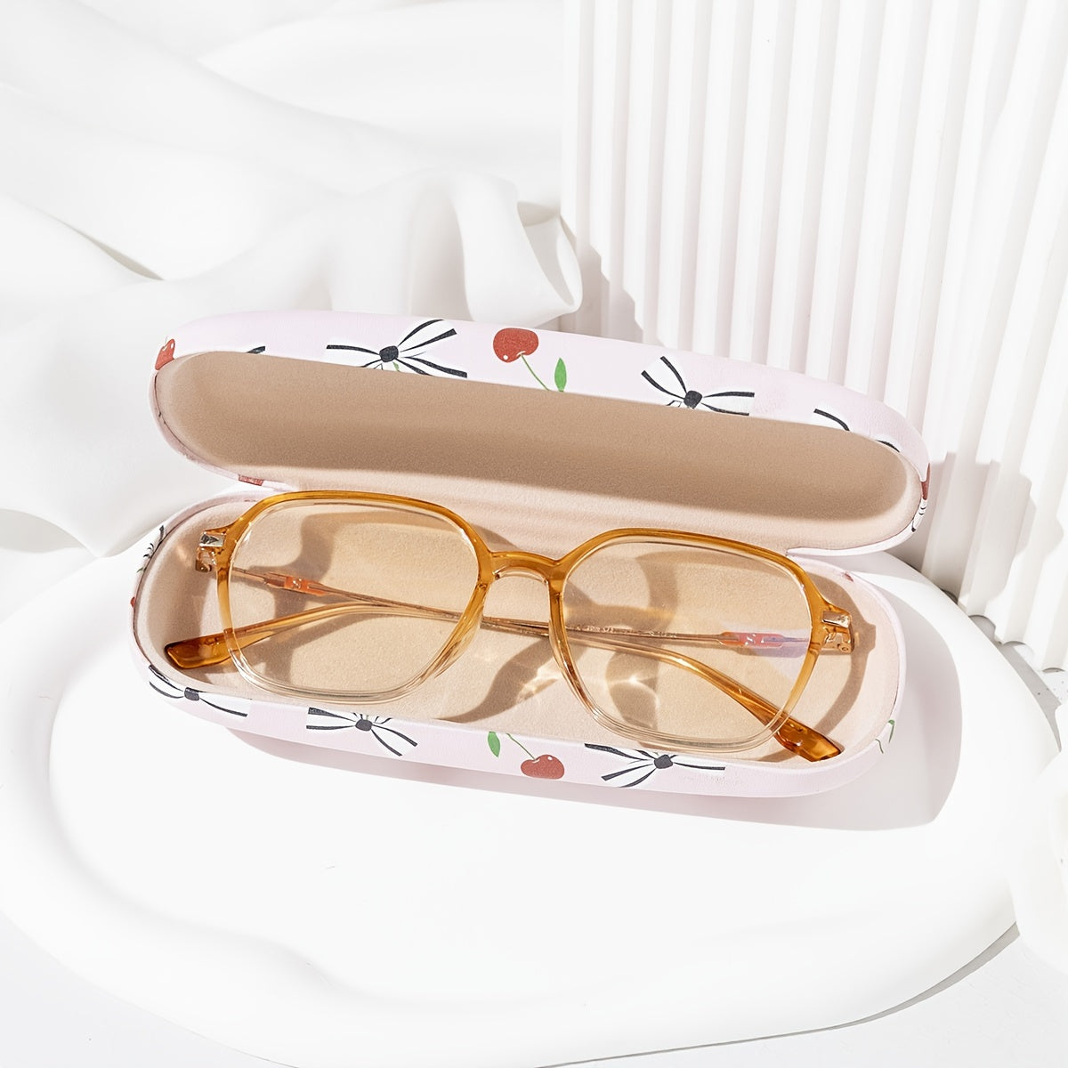 Qizlar uslubidagi portativ ko'zoynak qutisi, gilos bosma pushti qulupnay dizayni bilan