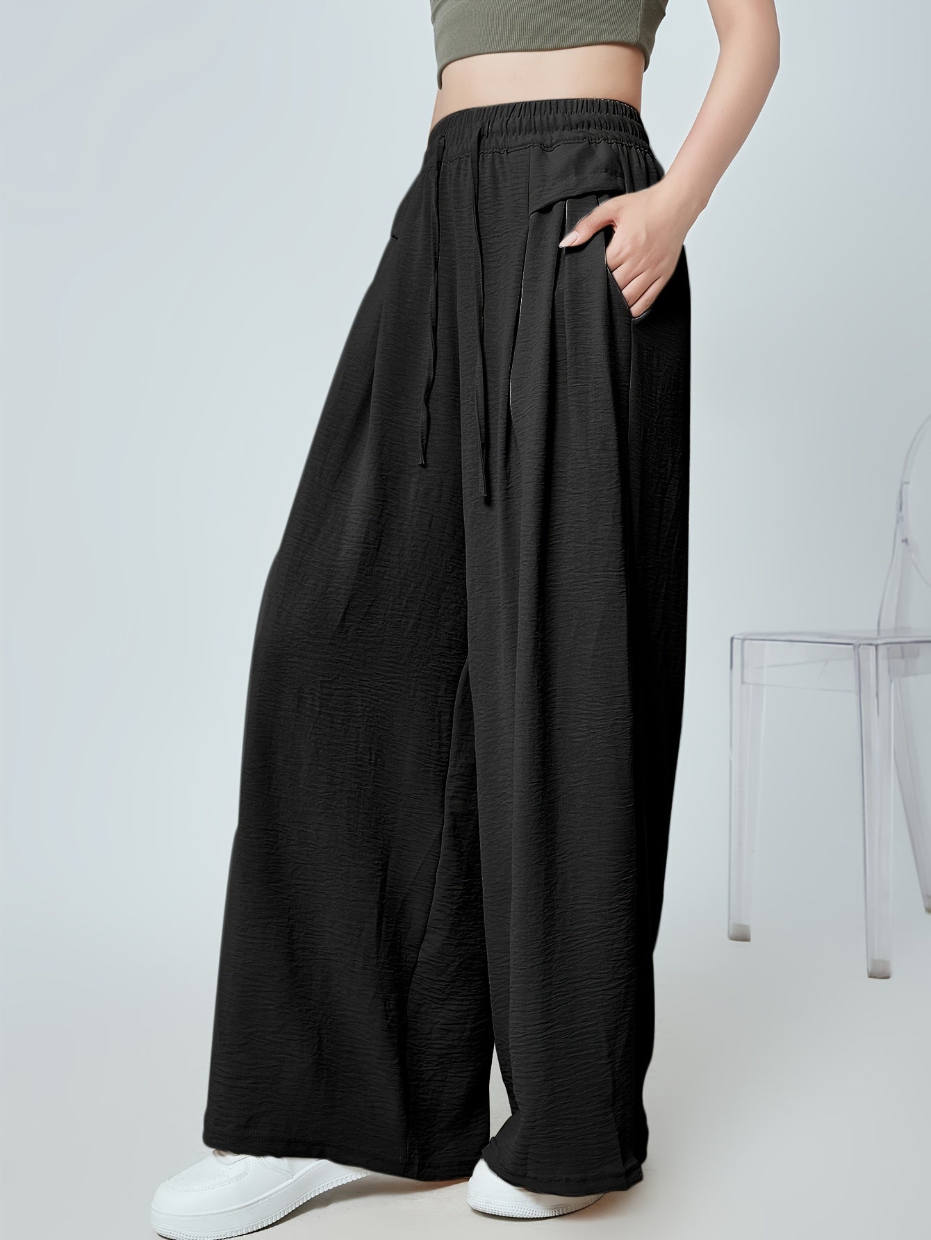 Women's Woven Polyester Lounge Pants with Pleated Details and Pockets