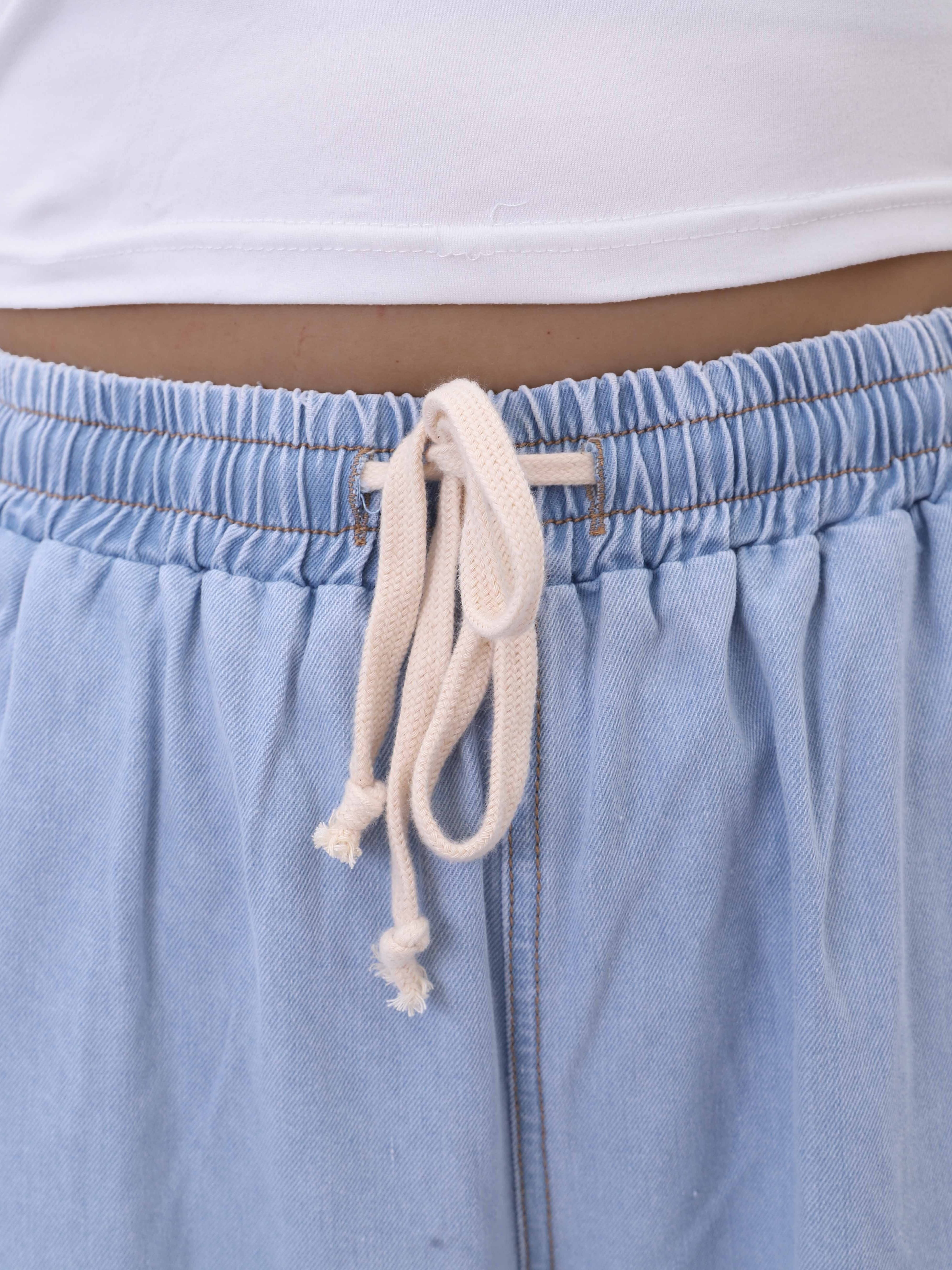 Ayollar uchun plussiz keng oyoqli jinsilar, yuqori bel, tortish qismi, bahor/kovak uchun bir rangli denim.