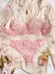 Lencería bordada de estilo francés con tela transparente, braguitas de tiro medio y soporte medio