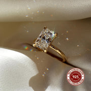 Стильное кольцо из 14-каратного золотого покрытия на стерлинговом серебре S925 с прямоугольным синтетическим кубическим цирконием, 2,5 г, доступно в 1CT/2CT/3CT - Идеальные элегантные украшения для отпуска в качестве подарков и на праздники.