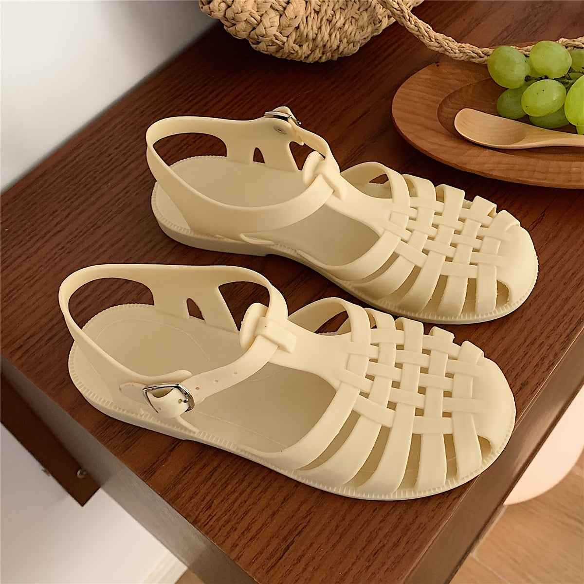 Women Hollow-Out Woven Flat Sandals Summer Casual Breathable PVC