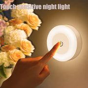 Luz de armario LED con colores ajustables, regulable, recargable por USB, magnética y de montaje en pared